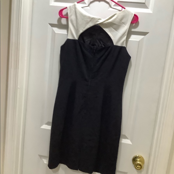 Color-block Dress - Picture 4 of 5